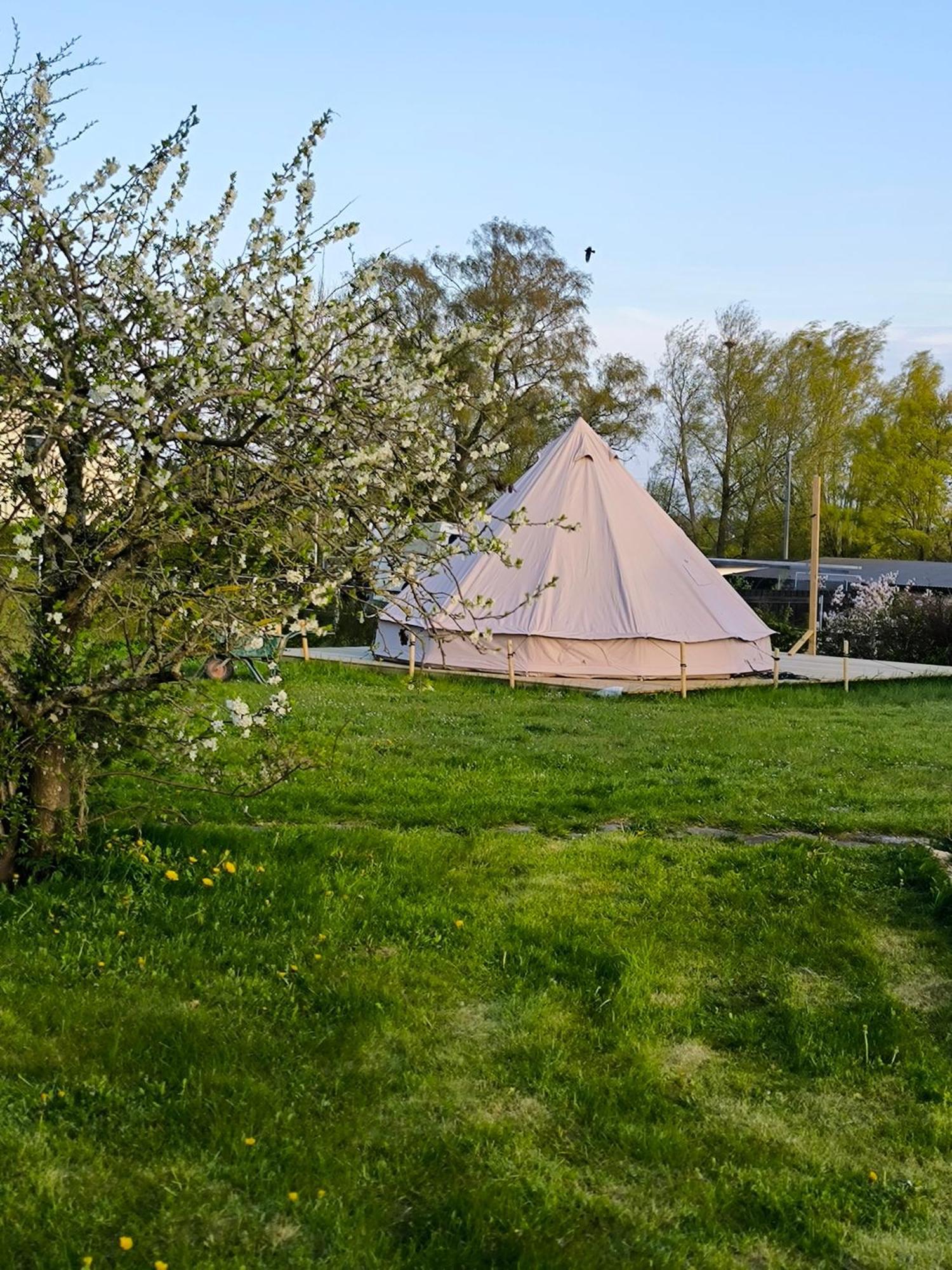 Luxury Tent With Restroom And Shower, Close To The Beach Ystad Exterior photo
